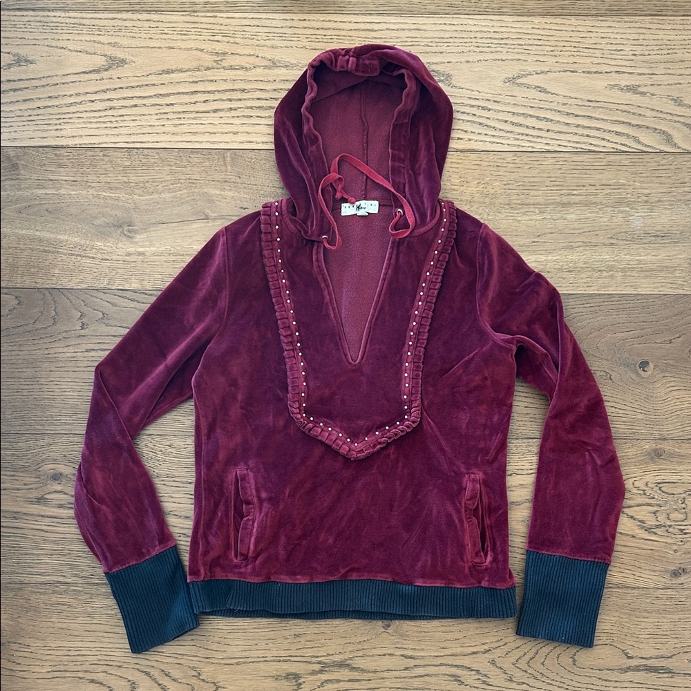 Women's V-Neck Velvet Sweater - Burgundy